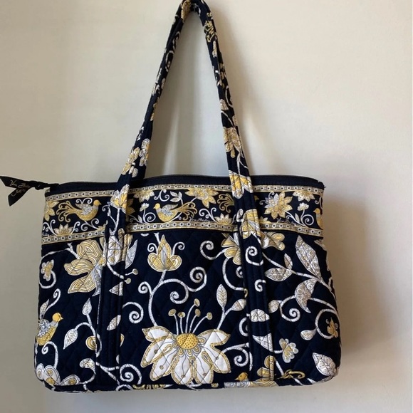 Vera Bradley Handbags - Vera Bradley Zippered Purse/Tote